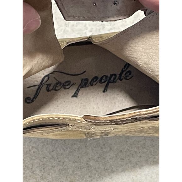 Free People Keyhole Leather Tan Chunky Heel Ankle Boot Women’s Size 6.5 (37) - Picture 11 of 11